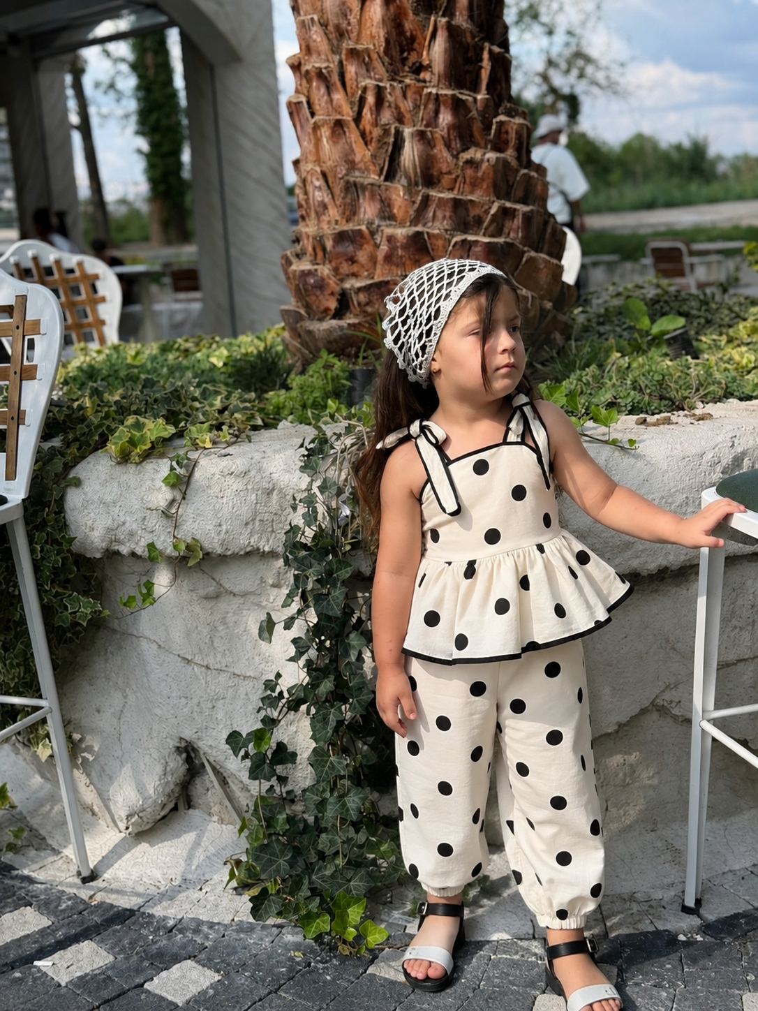 Tasarım Siyah Puantiyeli Takım